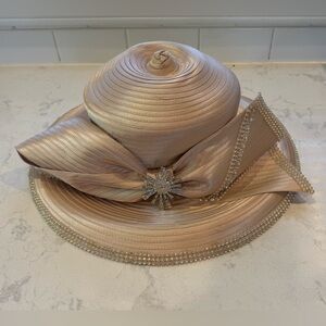 BMJ Studio Vintage Beige Women's Hat with Bow Accent